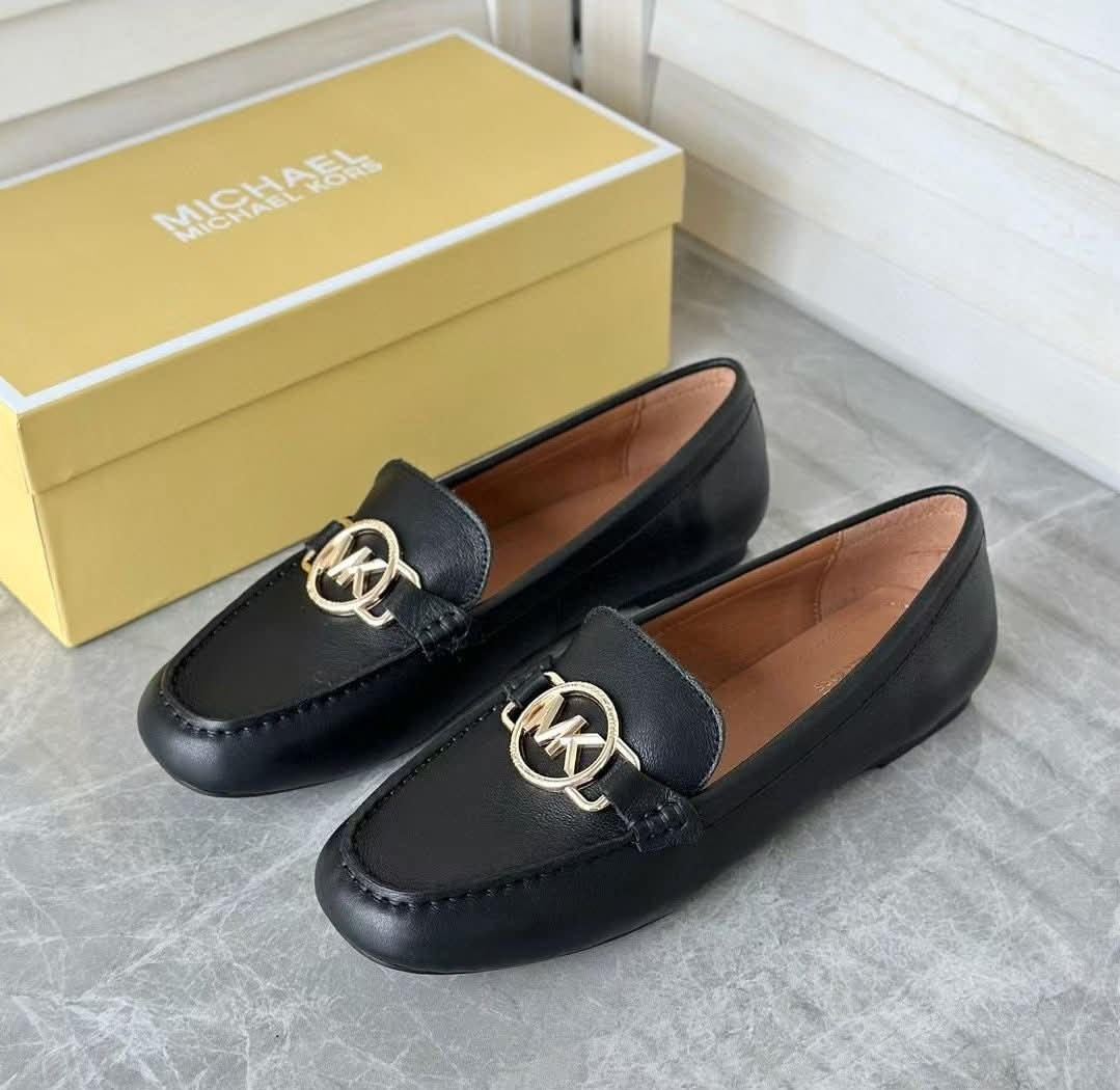Micheal Kors Flats