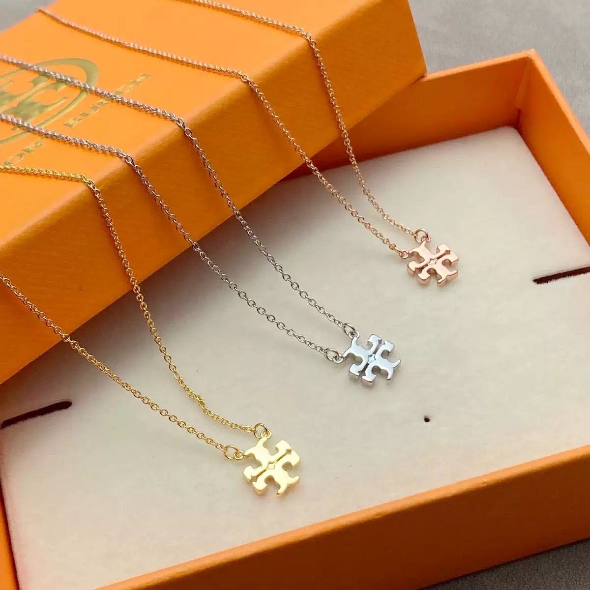 Tory Burch Kira Logo Pendant Set