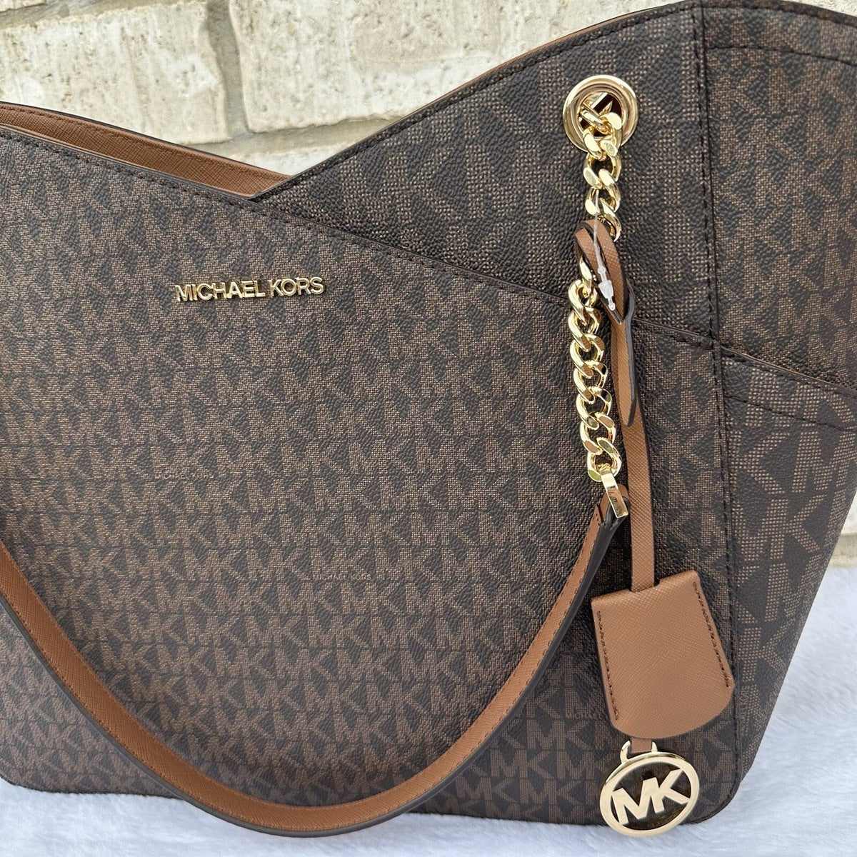 Michael Kors Jet Set Shoulder Bag